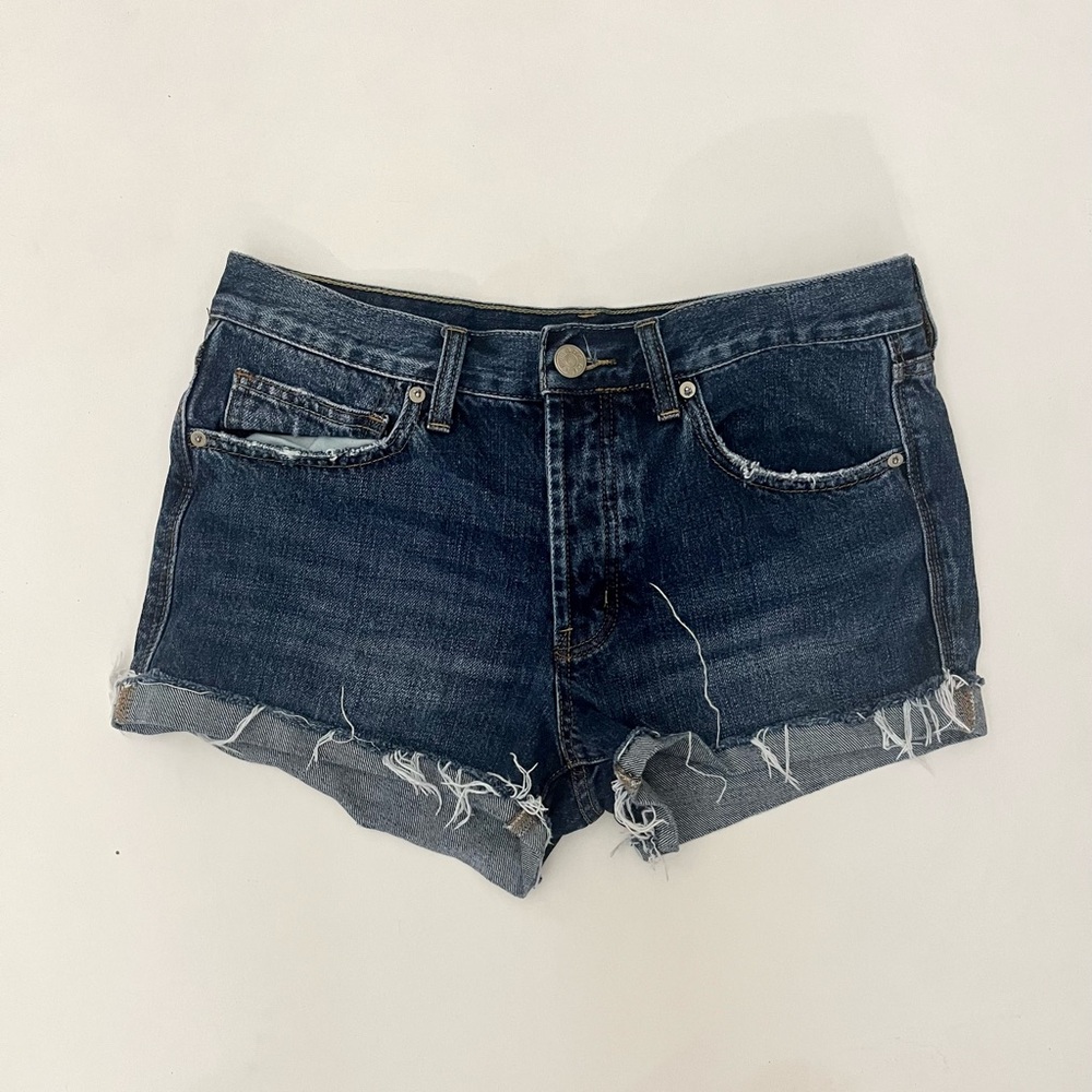 BDG Blue Tomgirl Denim Shorts size 27 medium dark wash with raw cuffed hem